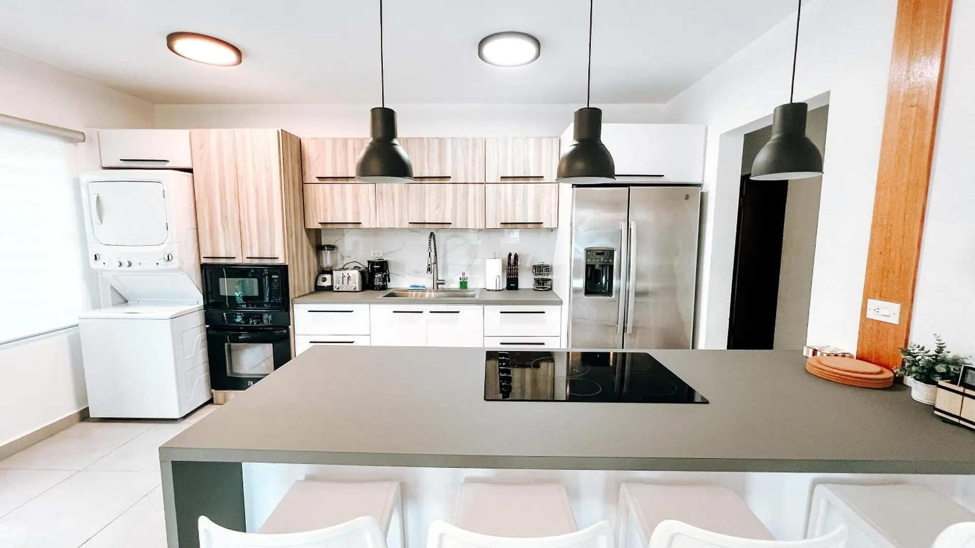 San Juan Getaway Sleeps 6 n 9 Mins to Airport Apartman